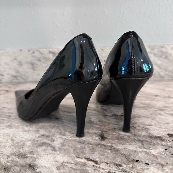 MICHAEL BY MICHAEL SHANNON WOMENS black PUMP Sz 7.5 - Picture 5 of 9